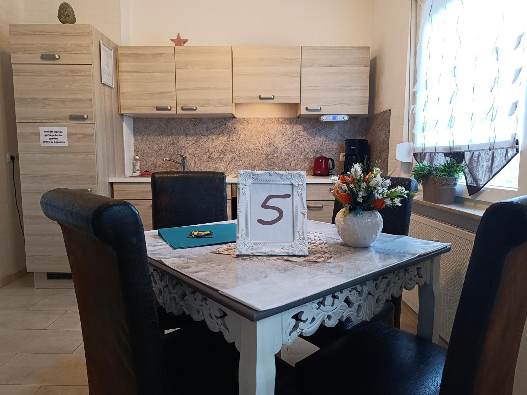 5X Balkon-Apartments Mit Kueche 40-65Qm Ruhrgebietferienwohnung Dobry-Fuchs 오버하우젠 외부 사진